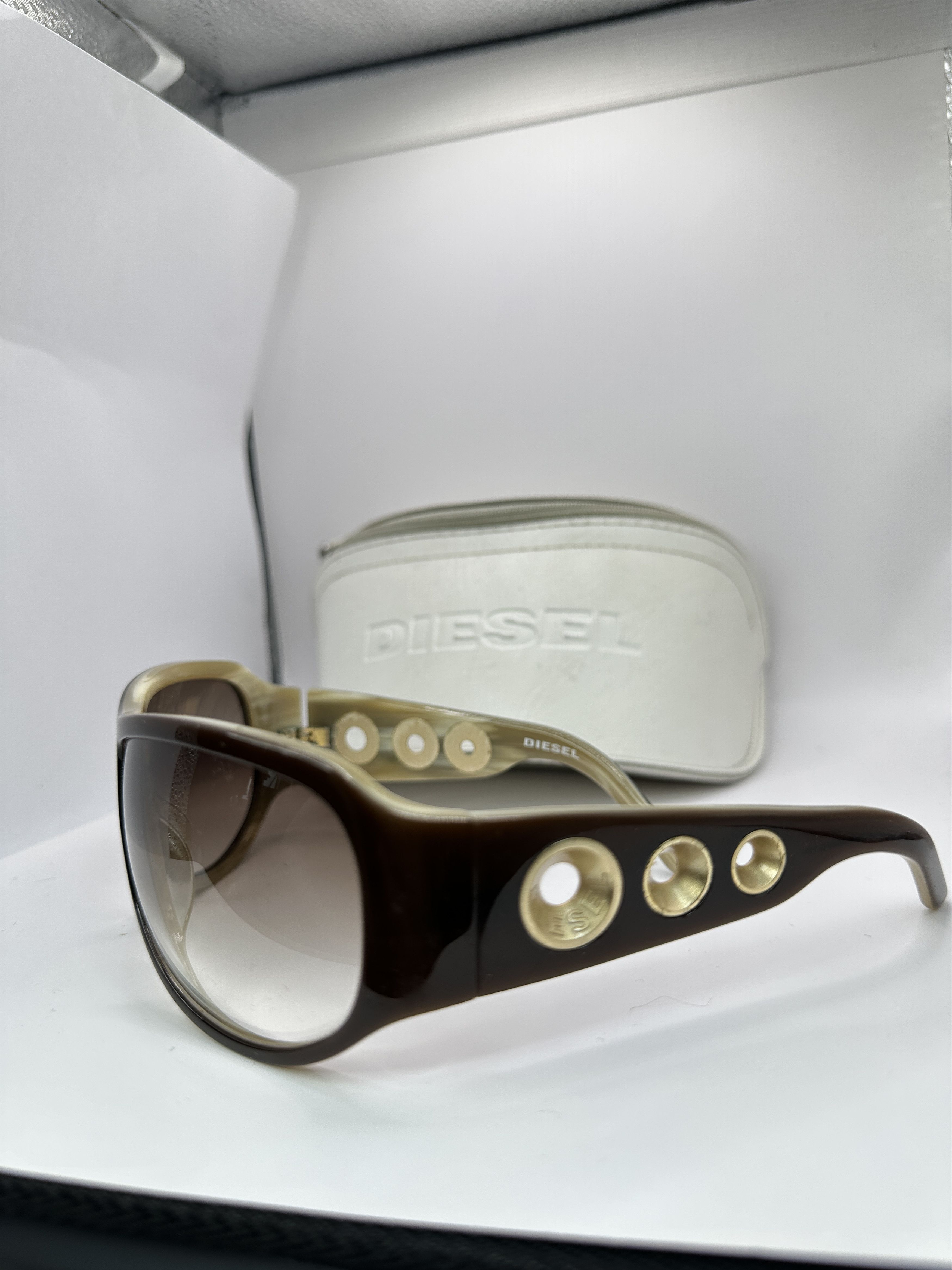 Diesel × Vintage intage Diesel Cut Out Eyelets 00s Sunglasses Size ONE SIZE - 1 Thumbnail