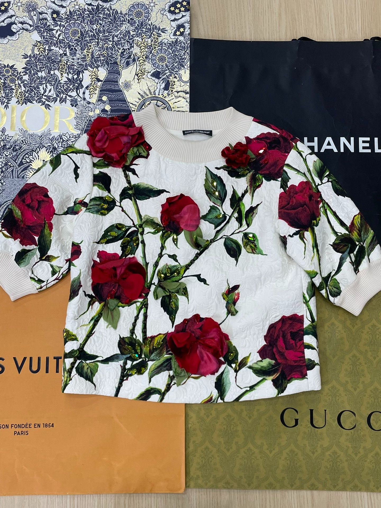 Dolce & Gabbana Dolce&Gabbana White Rose Beaded Top Size XS / US 0-2 / IT 36-38 - 1 Thumbnail