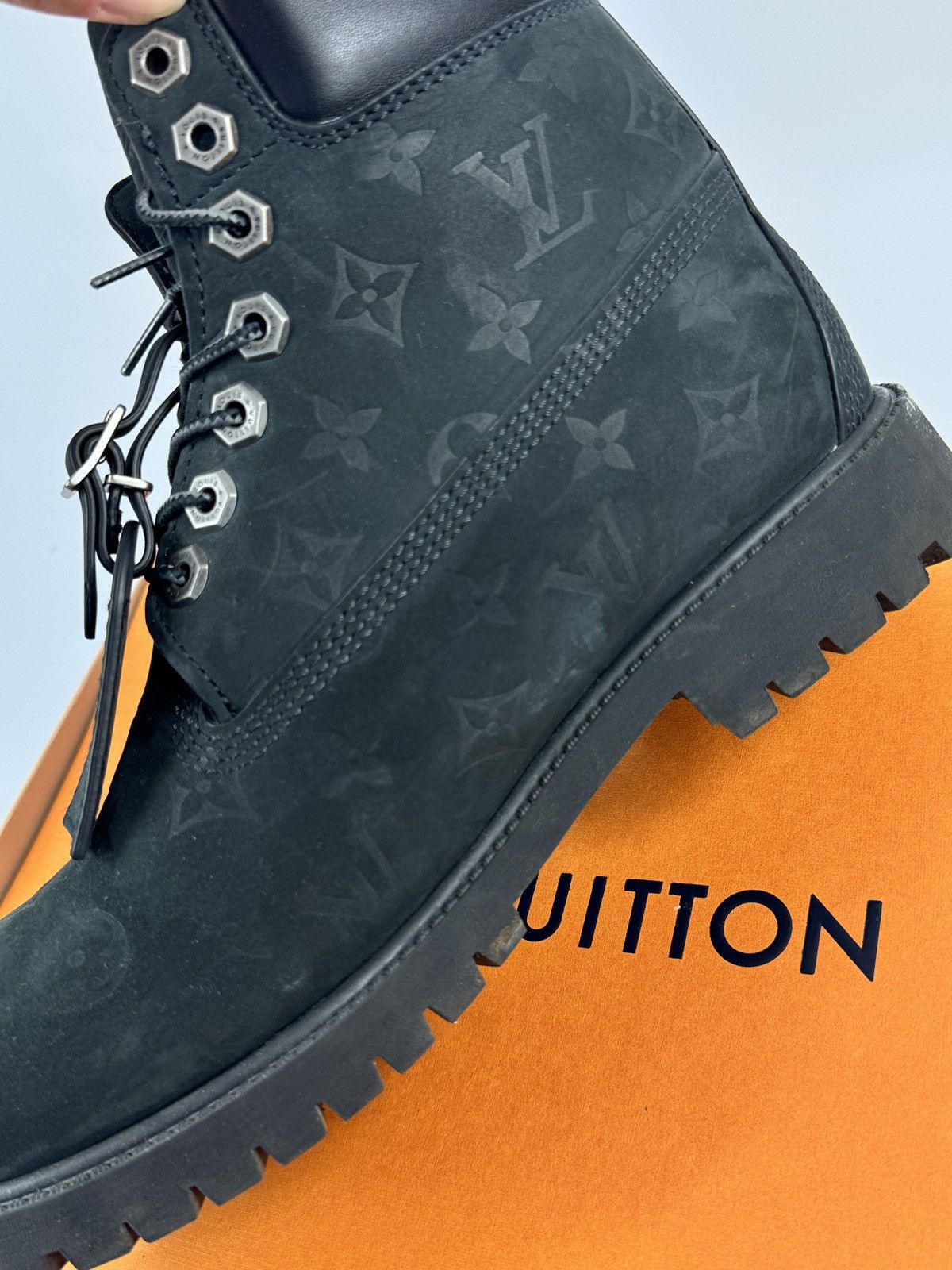 Louis Vuitton × Timberland MONOGRAM PRINT BOOTS Size US 9.5 / EU 42-43 - 9 Thumbnail