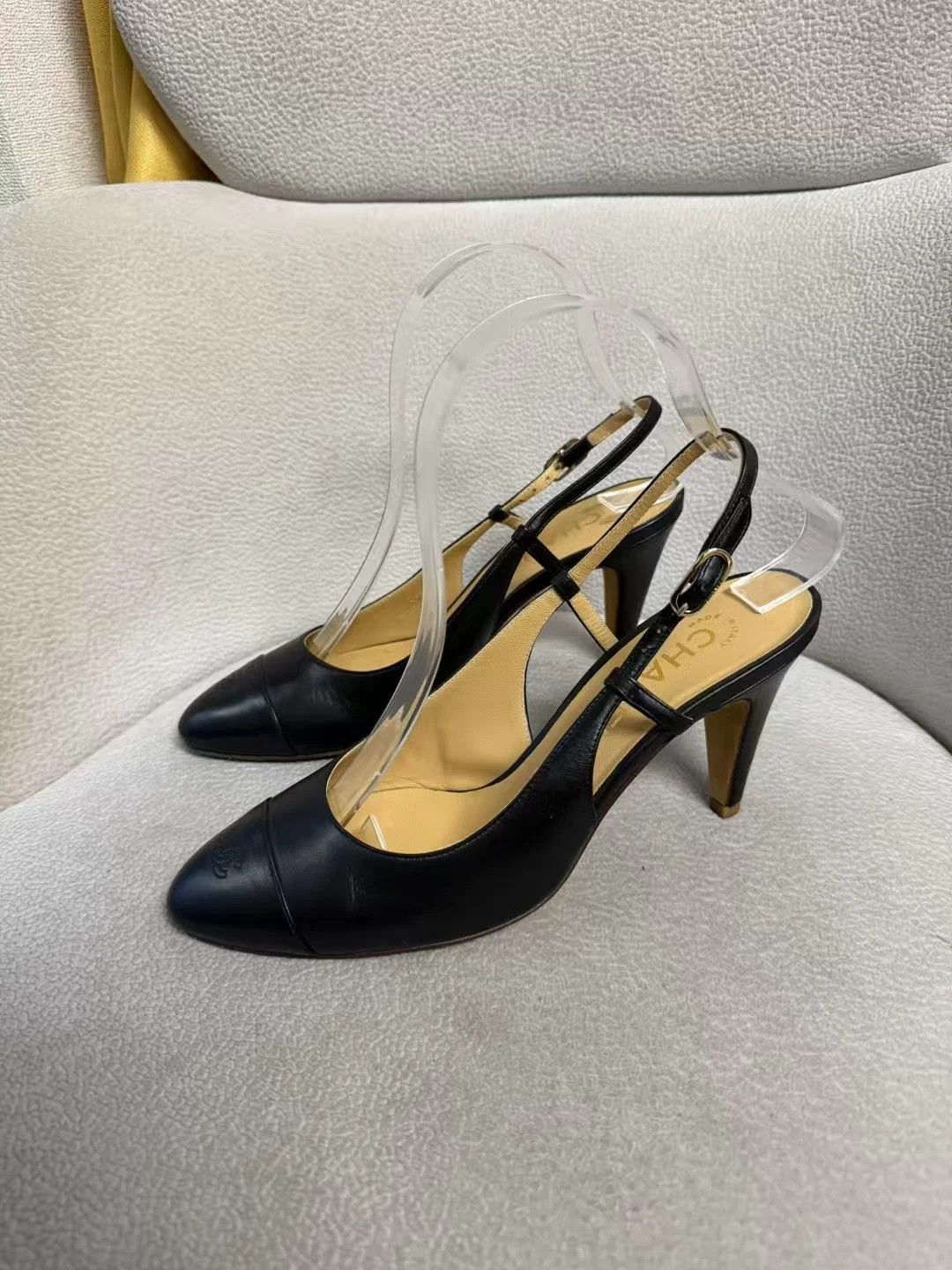 Chanel CHANEL Black 37 Block Heel Pumps Size US 6 / IT 36 - 1 Thumbnail