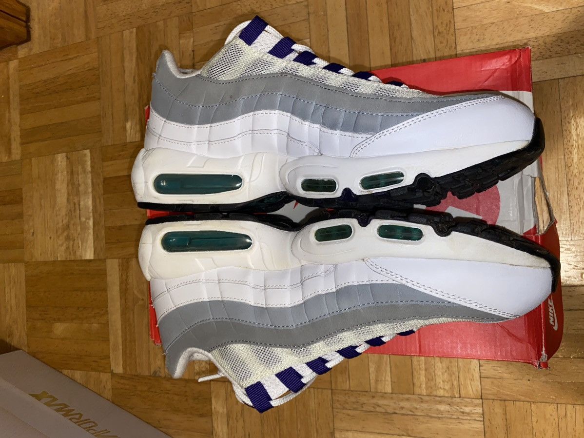 Nike Nike Air Max 95 WMNS Grape 2015 Size US 10.5 / EU 43-44 - 5 Thumbnail