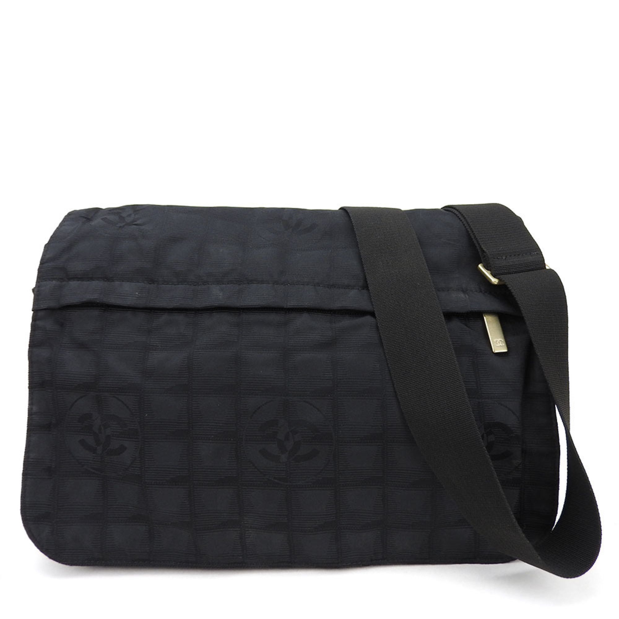 image of Chanel Messenger Shoulder in Black, Women's