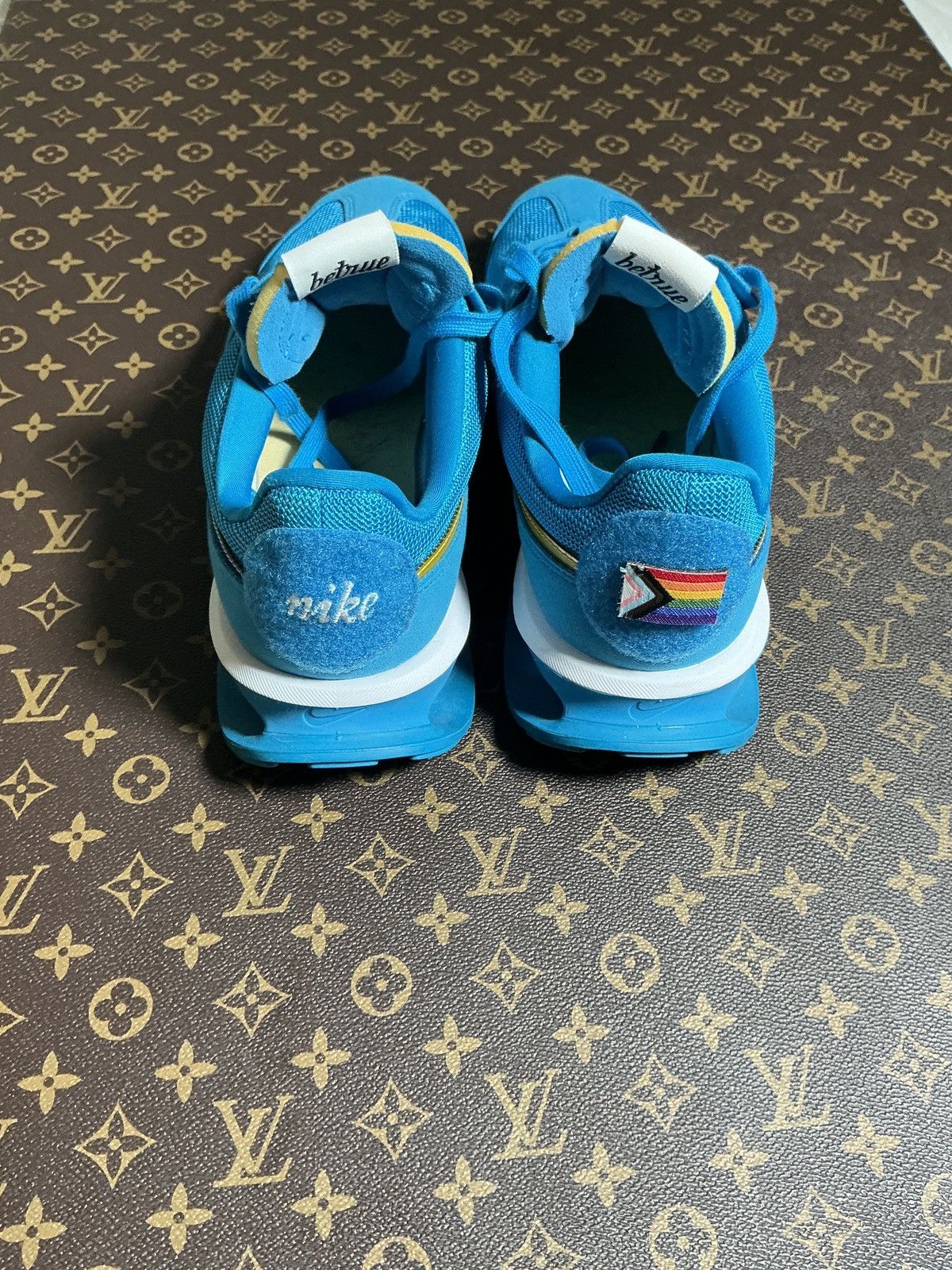 Nike Nike Air Max Pre-Day Pride Edition - Size 10.5 Size US 10.5 / EU 43-44 - 4 Thumbnail