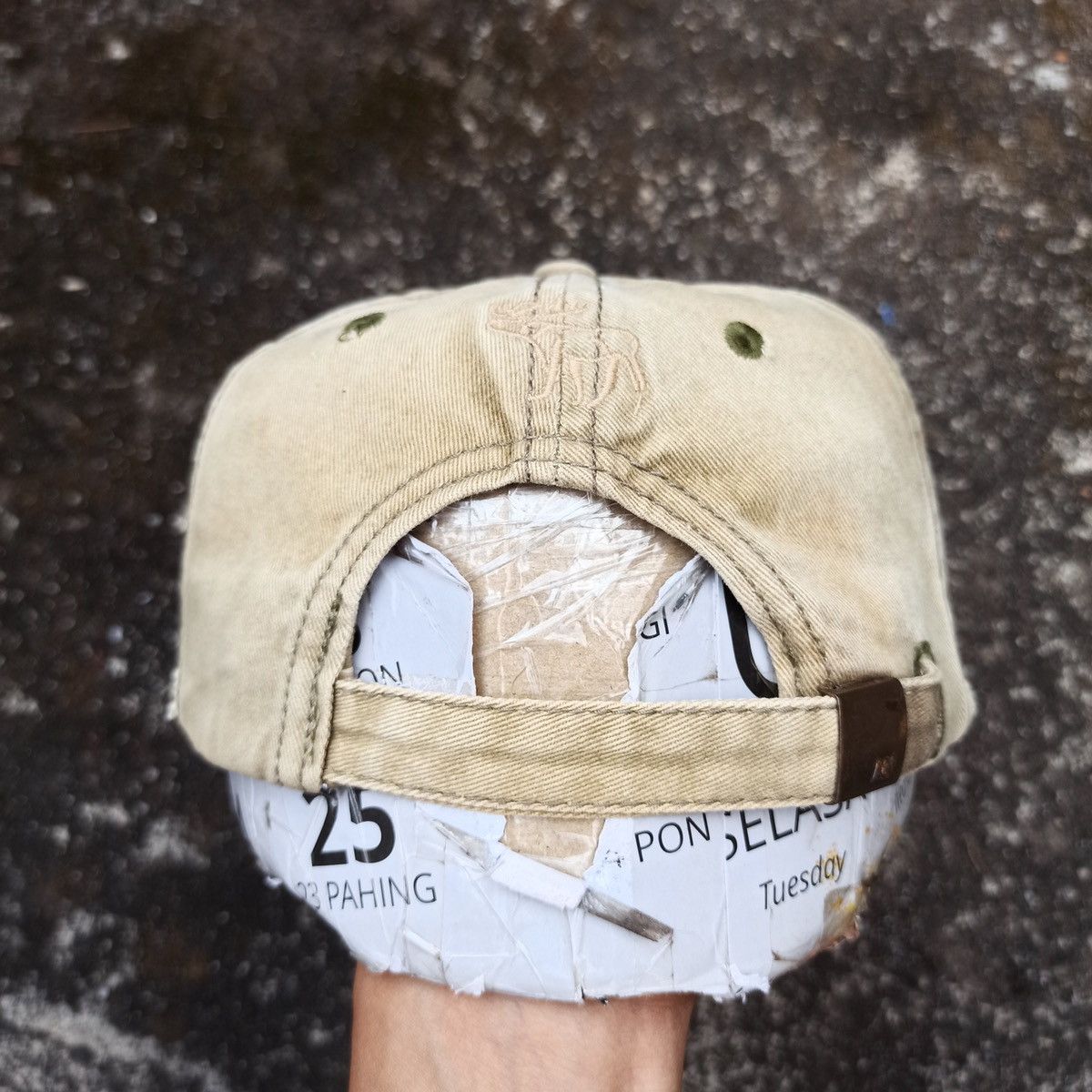 Abercrombie & Fitch Sick distressed wash hat by abercombie new york Size ONE SIZE - 4 Thumbnail
