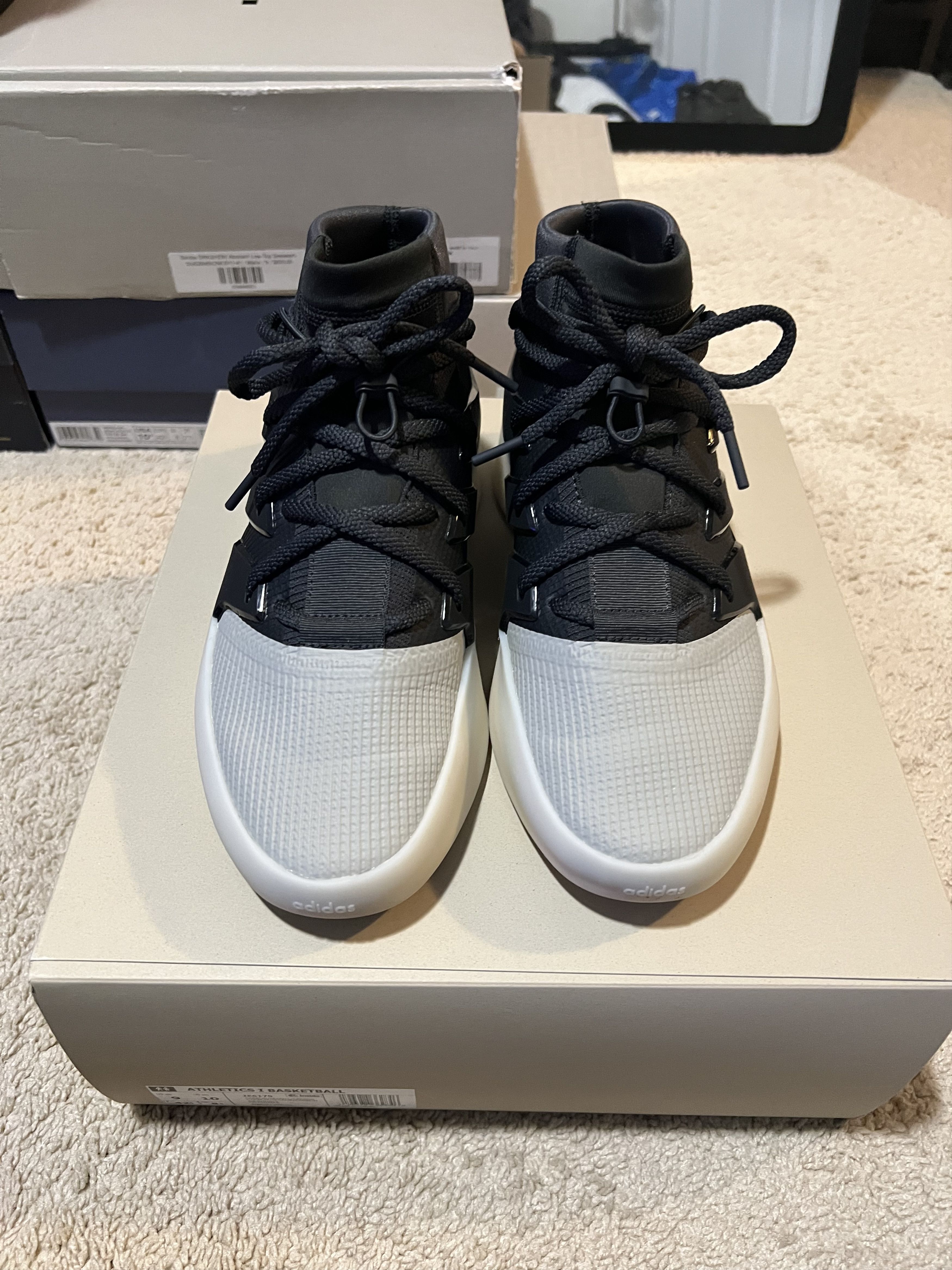 Fear of God Fear of God Athletics x Adidas x I BASKETBALL Size US 9 / EU 42 - 3 Thumbnail