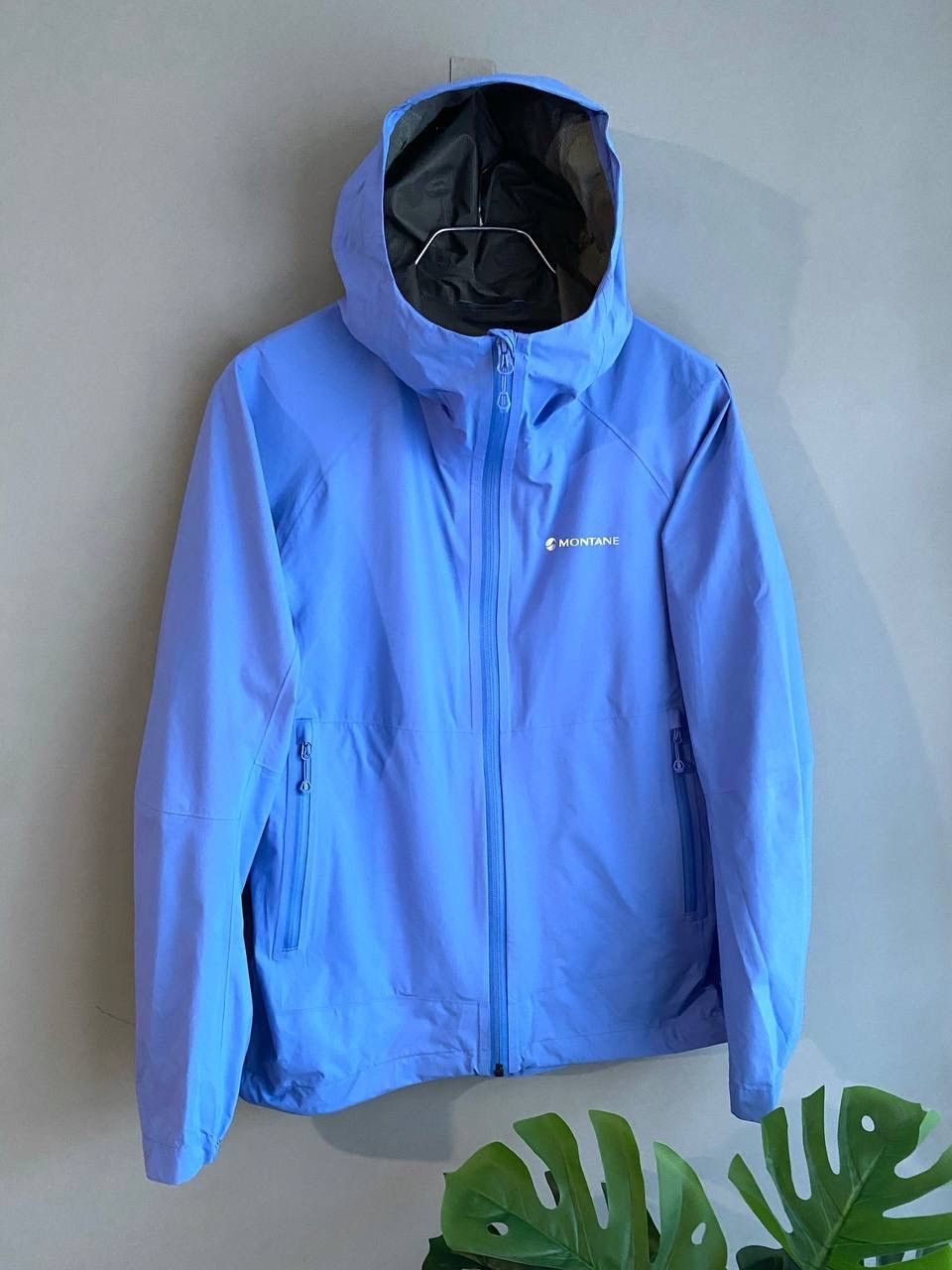 Montane Montane Minimus Women's Lite Waterproof Hooded Jacket M/UK12 Size M / US 6-8 / IT 42-44 - 2 Thumbnail
