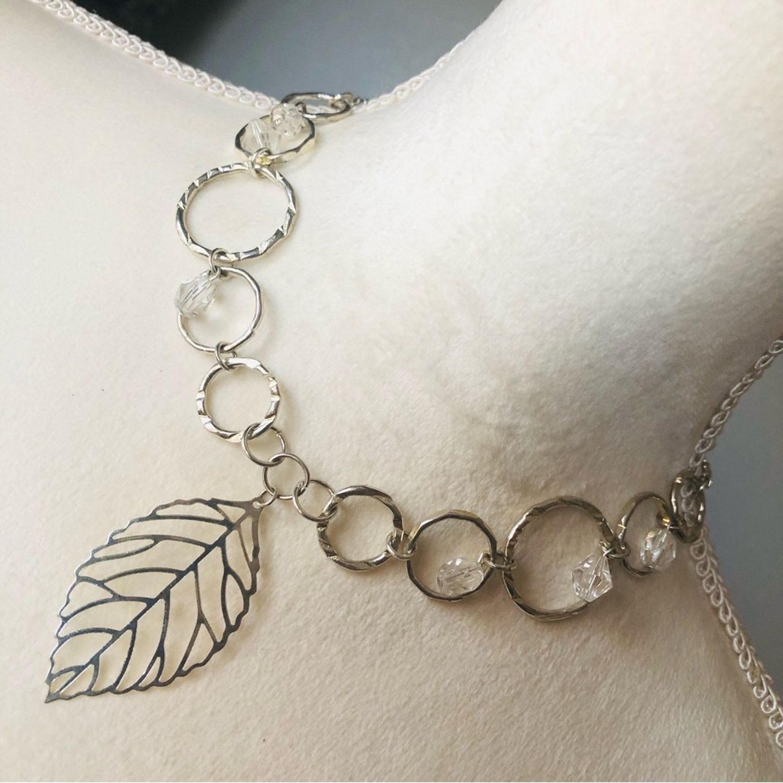 Jewelry Silver graduated hammered ring leaf pendant chain necklace Size ONE SIZE - 1 Thumbnail