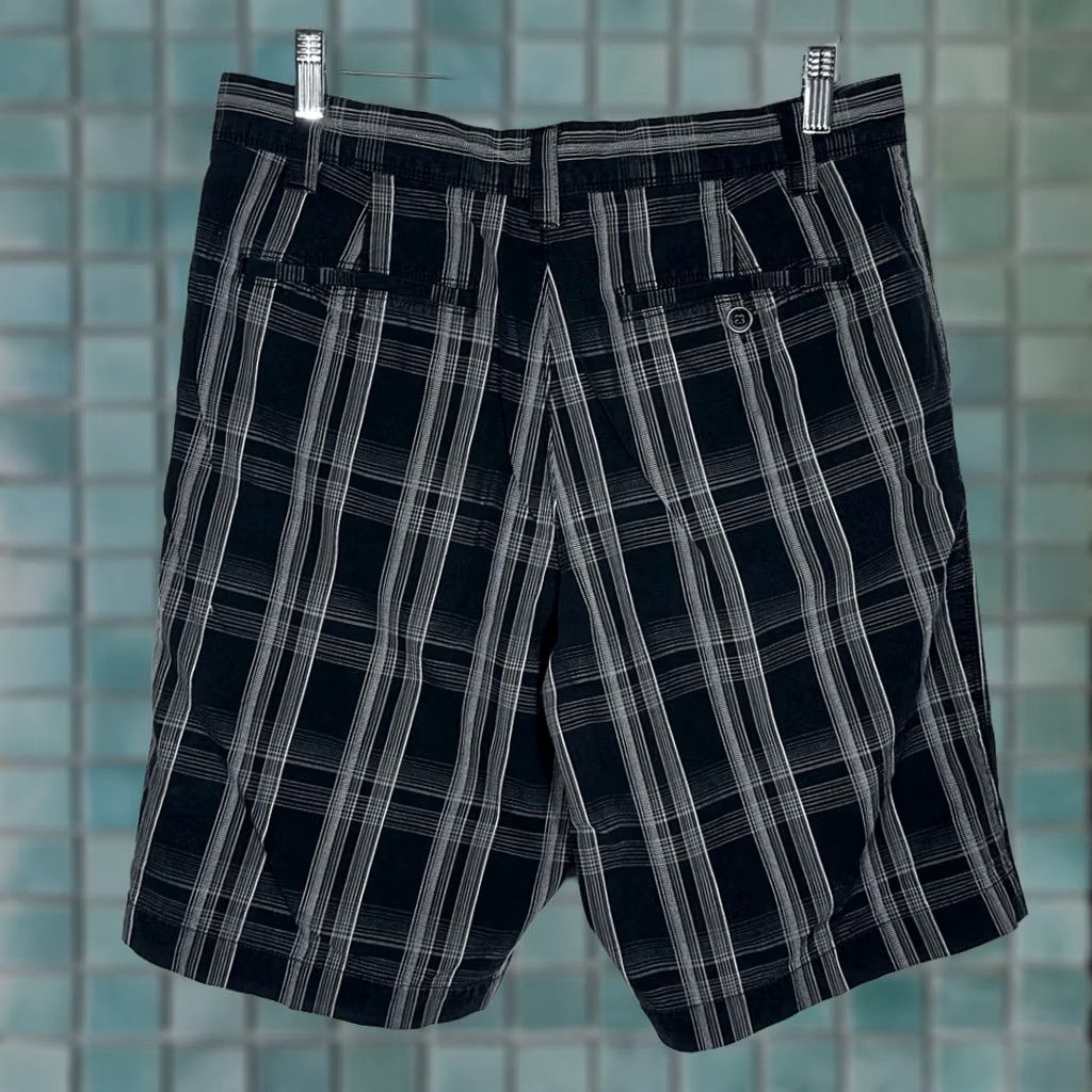 Tommy Bahama Tommy Bahama Paradise Nation Silk Blend Shorts Black Plaid 32 Men Exterior Color Multicolor Chino Casual Mens Size US 32 / EU 48 - 1 Thumbnail
