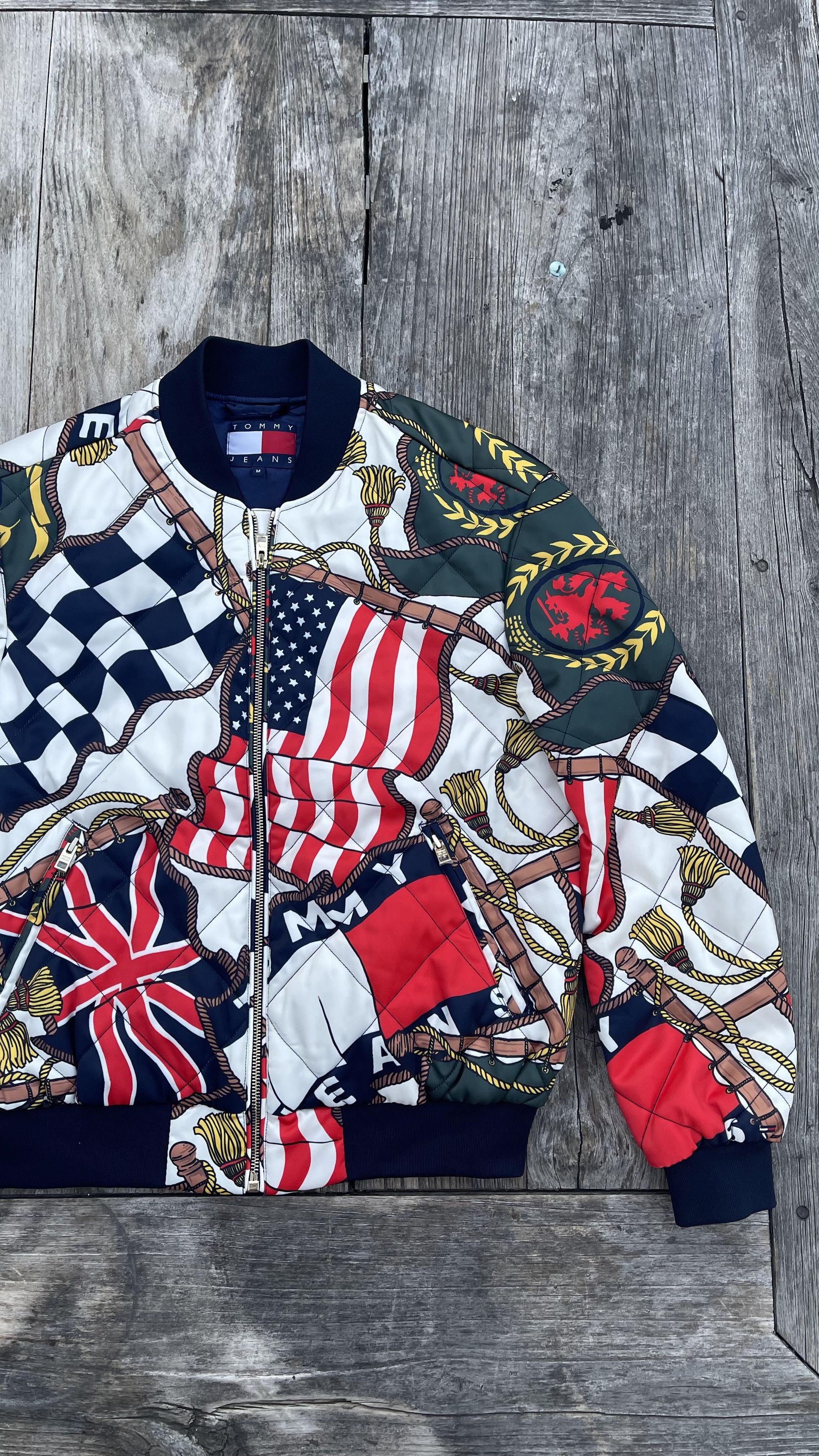 Tommy Jeans 2017 Tommy Jeans Flags Quilted Bomber Jacket Size US M / EU 48-50 / 2 - 5 Thumbnail