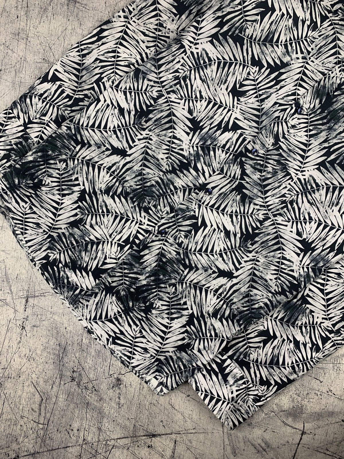 Hugo Boss Hugo Boss Leaf Flower Shirt Buttons-Ups Top L/S Size 43 Size US S / EU 44-46 / 1 - 3 Thumbnail