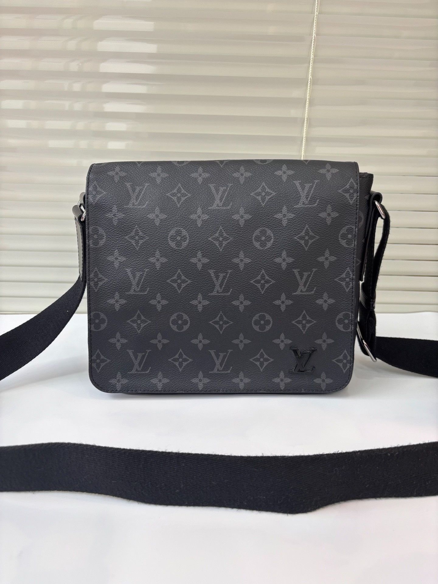 Louis Vuitton Louis Vuitton Monogram Messenger Small Size ONE SIZE - 1 Thumbnail