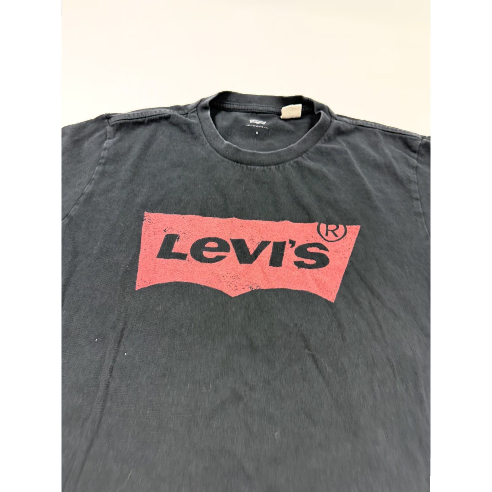Levi's Levi's Shirt Mens Small Black Red Batwing Logo Graphic Crewneck Cotton Tee Size US S / EU 44-46 / 1 - 3 Thumbnail