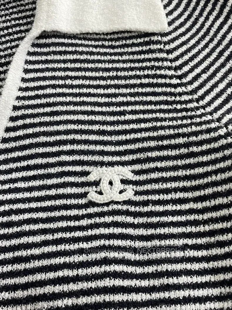 Chanel Chanel 23C black and white striped lapel V-neck long-sleev Size XS / US 0-2 / IT 36-38 - 3 Thumbnail