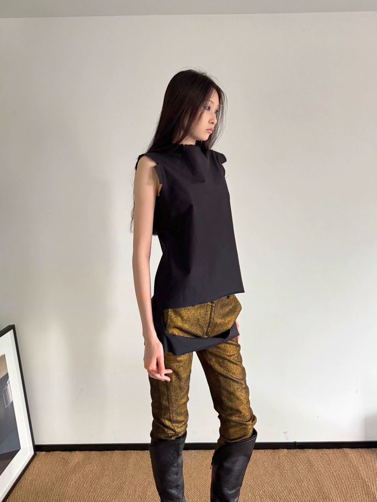 Maison Margiela Maison Margiela White Label Cut Sleeveless Top Size S Size S / US 4 / IT 40 - 2 Thumbnail