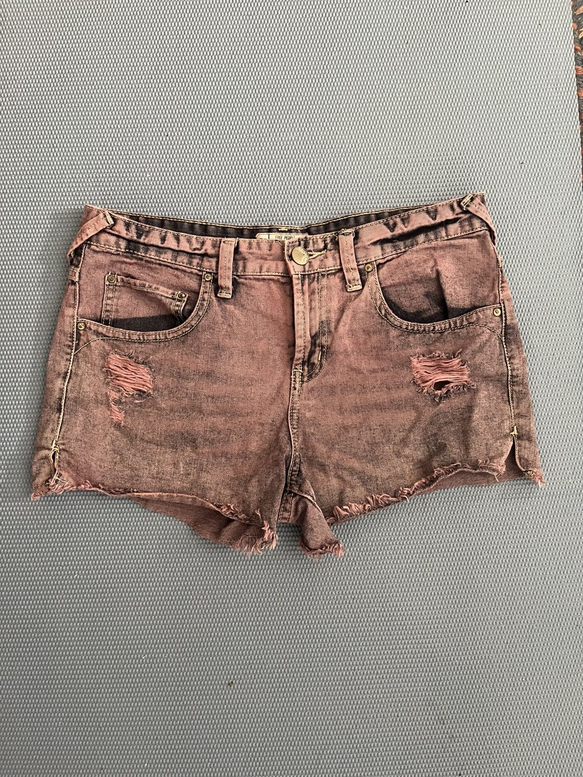 Free People Free People Women size 28 cutoff denim shorts Size 28" / US 6 / IT 42 - 1 Thumbnail