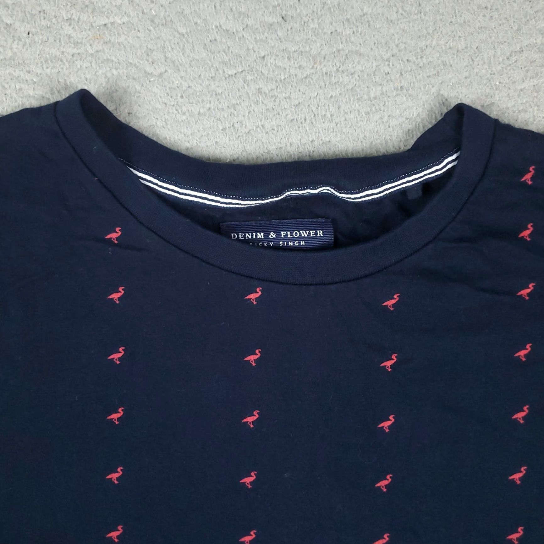 Denime Denim & Flower Slim Fit Short Sleeve T-Shirt Large Navy Blue Flamingo Print Unisex Size US L / EU 52-54 / 3 - 2 Thumbnail