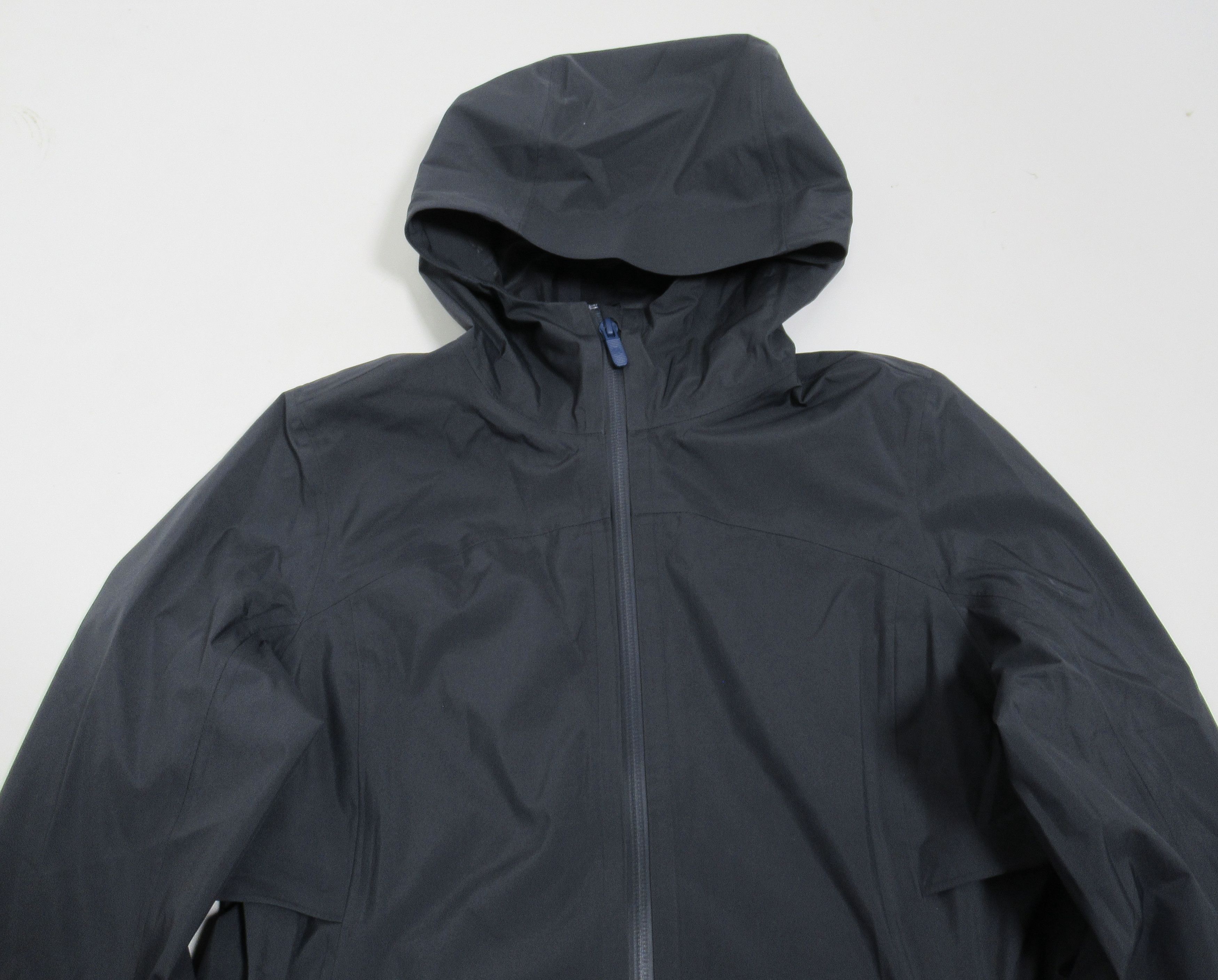 Lululemon Lululemon Women's Rain Rules Jacket Black Glyde Waterproof Size XS / US 0-2 / IT 36-38 - 2 Thumbnail