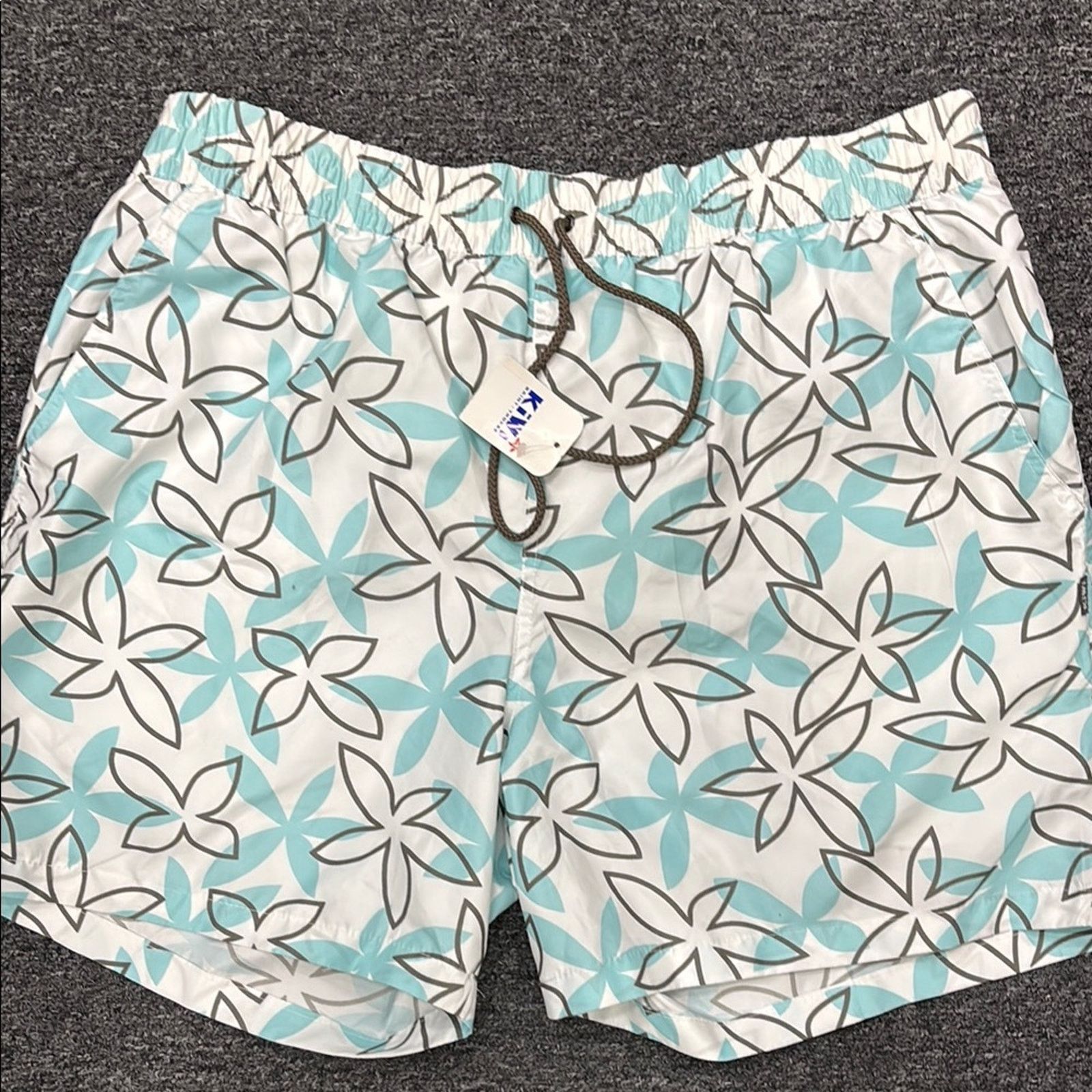 Other NWT Kiwi Women's Floral Athletic Shorts White Light Blue XXL Size US 44 / EU 60 - 6 Thumbnail