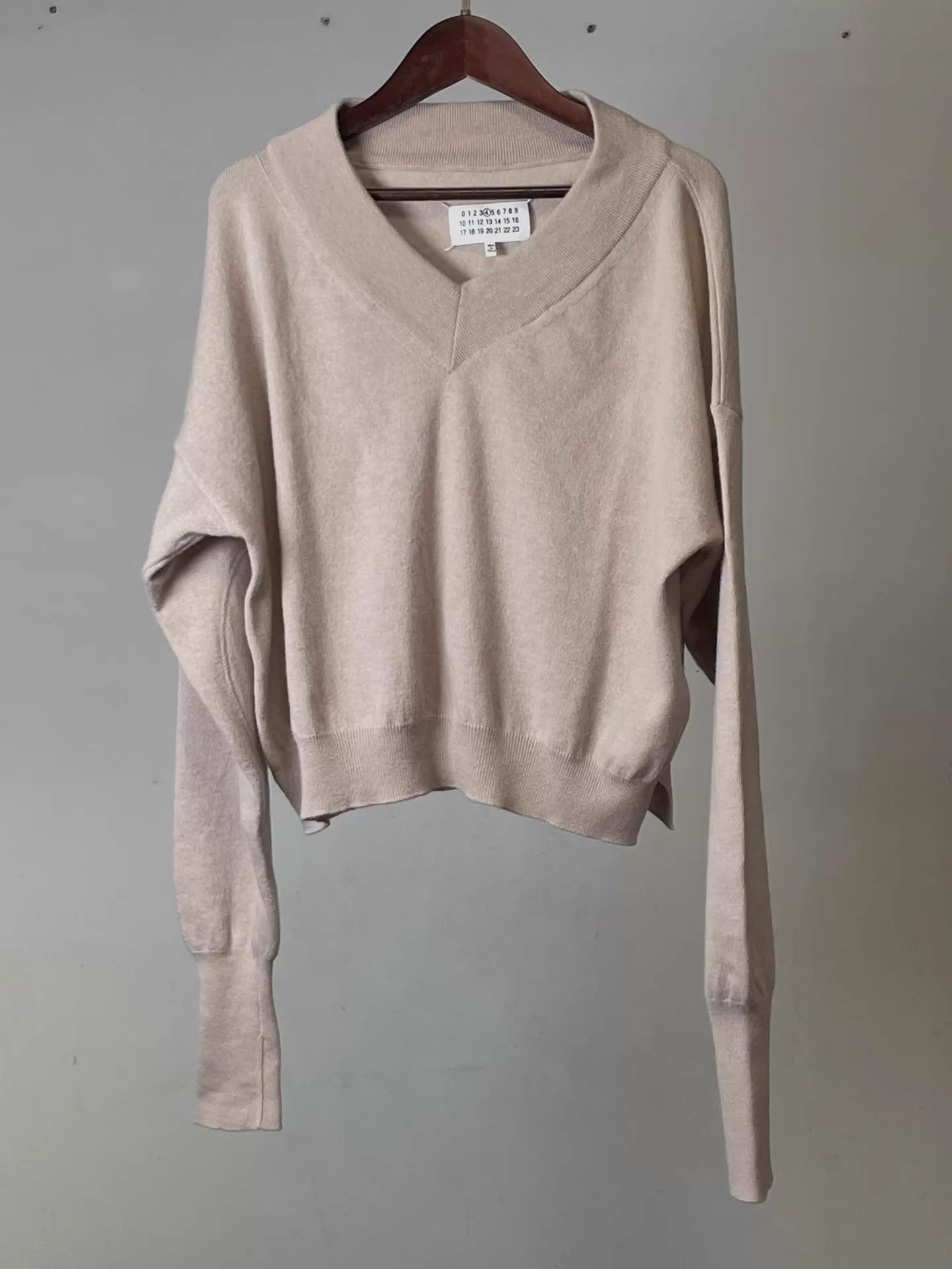 Maison Margiela Maison Margiela FW19 Blush Pink Wide-Shoulder Wool Sweater S Size S / US 4 / IT 40 - 2 Thumbnail