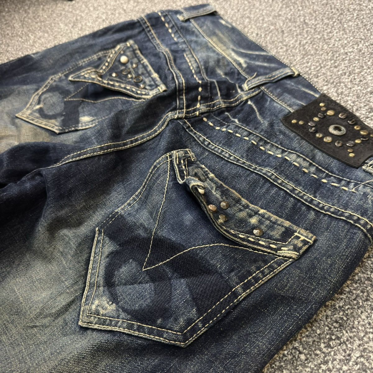 Le Grande Bleu (L.G.B.) 🔥🇯🇵 Studded Gem Bootcut RedPepper Gold Label Distressed Denim Size US 34 / EU 50 - 9 Thumbnail