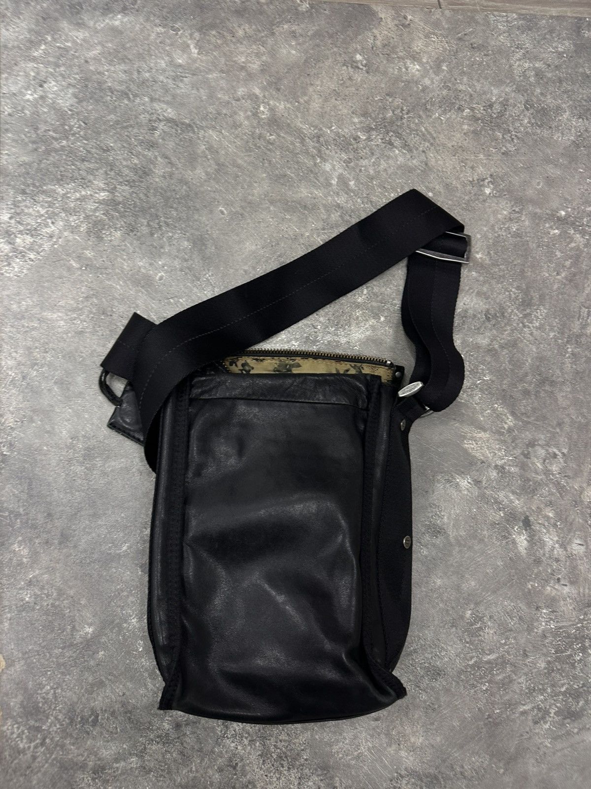 Diesel Diesel Very Rare Vintage 90s Leather Shoulder Messenger Bag Size ONE SIZE - 6 Thumbnail