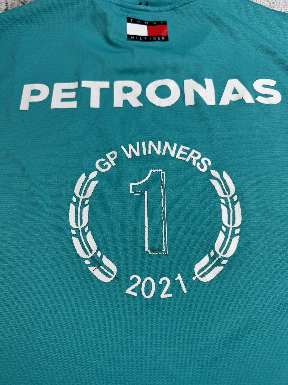 Tommy Hilfiger x2 Petronas AMG Winners 2021 2022 Moto Racing Formula 1 T Shirt Men’s Tee Jersey Size US L / EU 52-54 / 3 - 10 Thumbnail