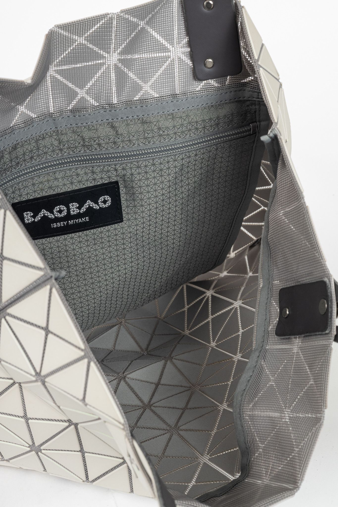 Issey Miyake Bao Bao Bao Bao Issey Miyake White Iridescent Geometric Tote Size ONE SIZE - 10 Thumbnail