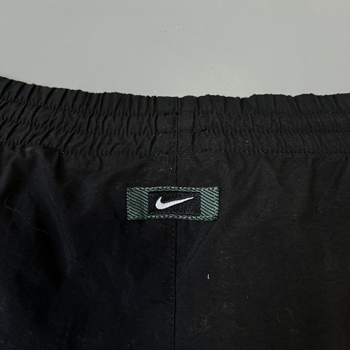 Nike Vintage Nike Shorts big logo y2k size XL swoosh Size US 36 / EU 52 - 12 Thumbnail