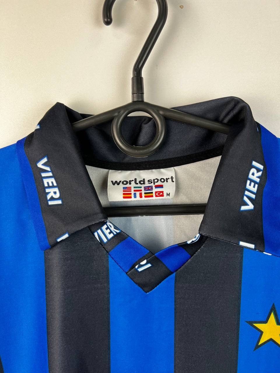 Vintage Inter Vieri 32 Pirelli replica jersey t-shirts size M Size US M / EU 48-50 / 2 - 5 Thumbnail