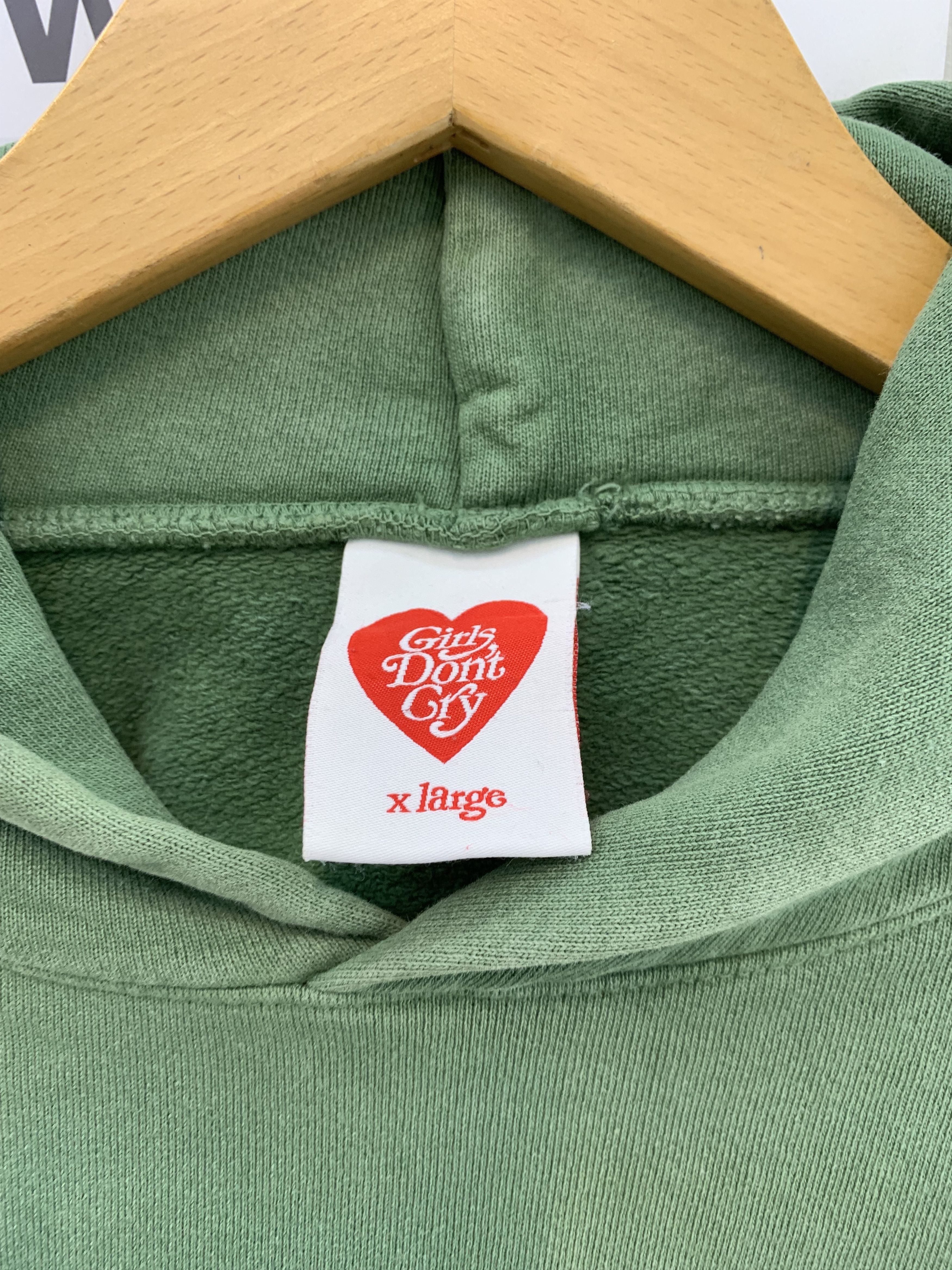 Girls Don't Cry 🪡GIRLS DONT CRY SIZE XL GREEN HOODIE.✨ Size US XL / EU 56 / 4 - 8 Thumbnail