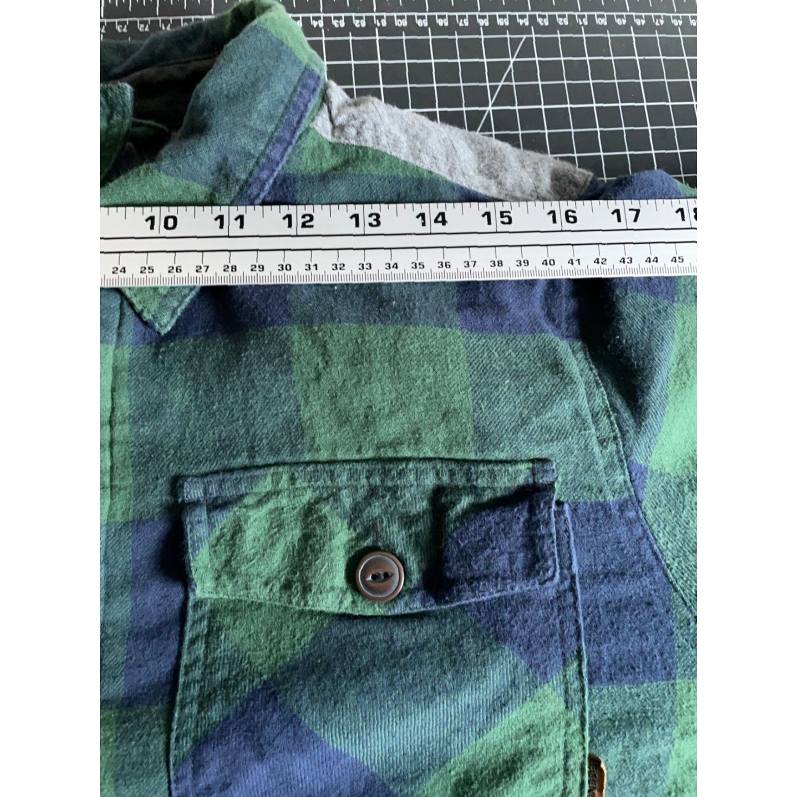 Vintage Legendary Whitetails Flannel Shirt Jacket Adult Large Green Blue Plaid Shacket Size US XL / EU 56 / 4 - 7 Thumbnail