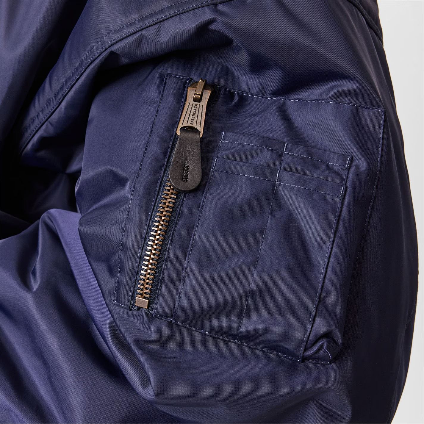 Balenciaga o1g2r1mq0226 Round Bomber Zip Jacket In Blue Size US M / EU 48-50 / 2 - 5 Thumbnail
