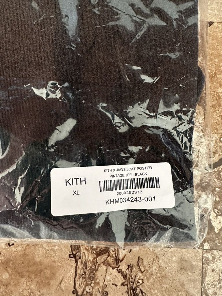 Kith Kith x JAWS Boat Poster Vintage Longsleeve Tee Black Size US XL / EU 56 / 4 - 3 Thumbnail