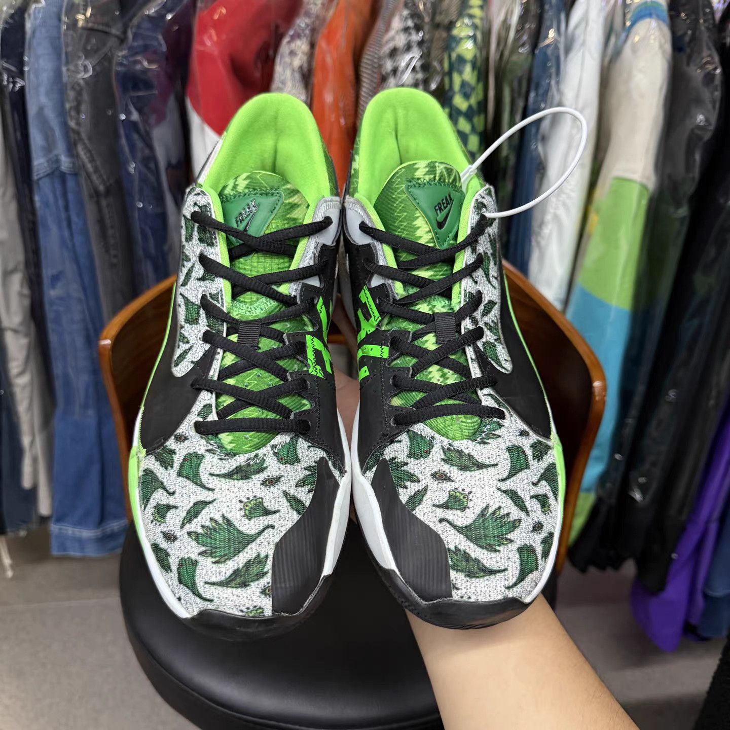 Nike Nike Freak 2 White & Green K15 Size US 10 / EU 43 - 5 Thumbnail