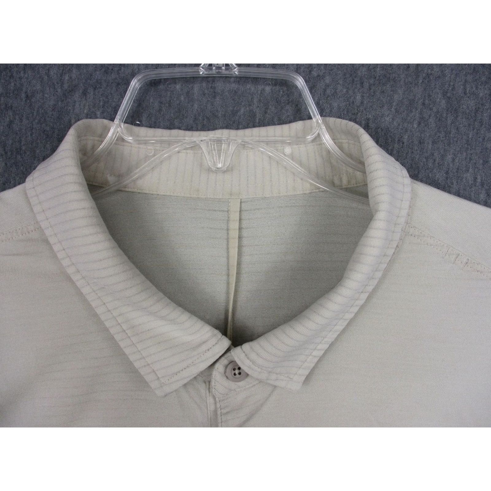 Lululemon Lululemon Polo Shirt Mens XL Beige Golf Crest Logo Performance Stretch Shirt Size US XL / EU 56 / 4 - 2 Thumbnail