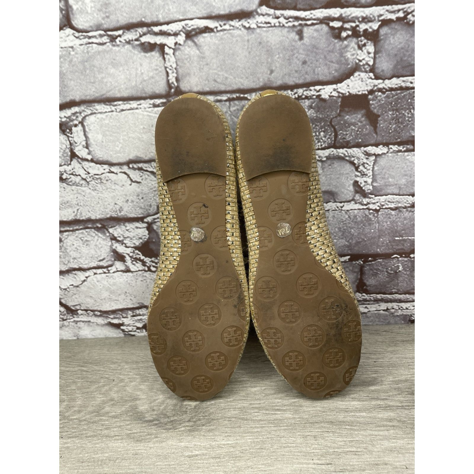 Tory Burch Tory Burch Straw Reva Gold Leather Logo Ballet Flats Women’s Size US 7.5 / IT 37.5 - 22 Thumbnail