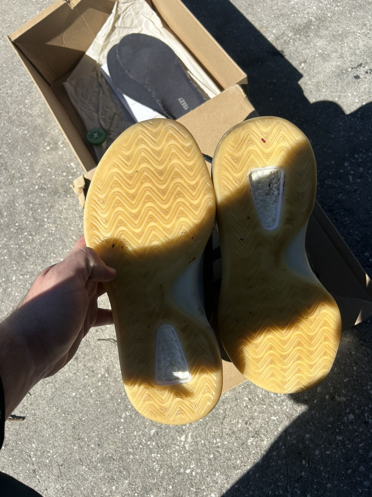 Gap × Yeezy Yeezy boost Quantum QNTM Barium basketball shoe Size US 9.5 / EU 42-43 - 4 Thumbnail