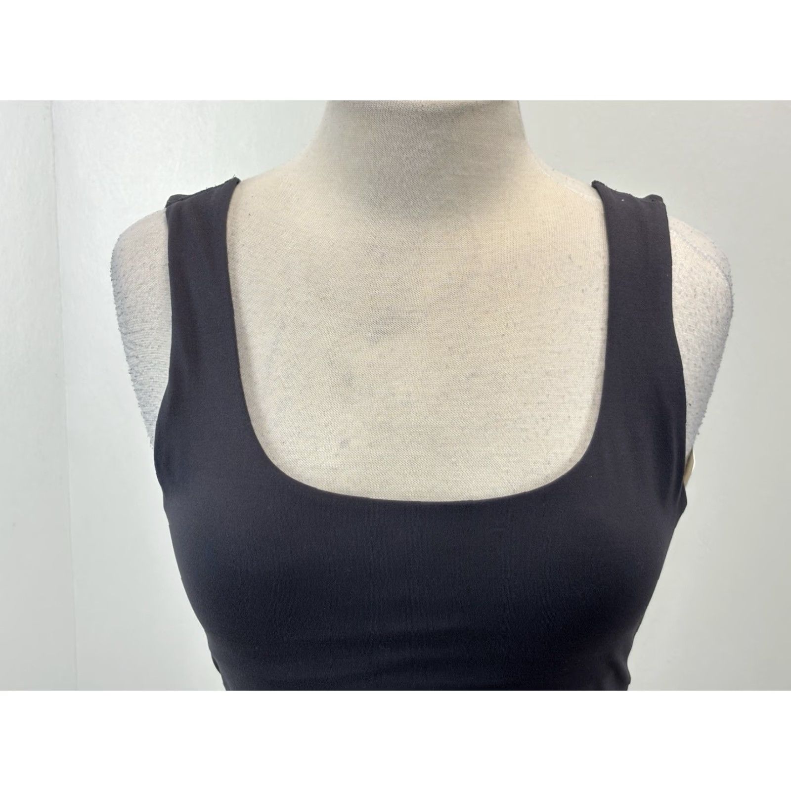 Fabletics Fabletics Oasis Twist Rib Built In Bra Tank Women Medium Grey Stretch NEW! Size ONE SIZE - 5 Thumbnail