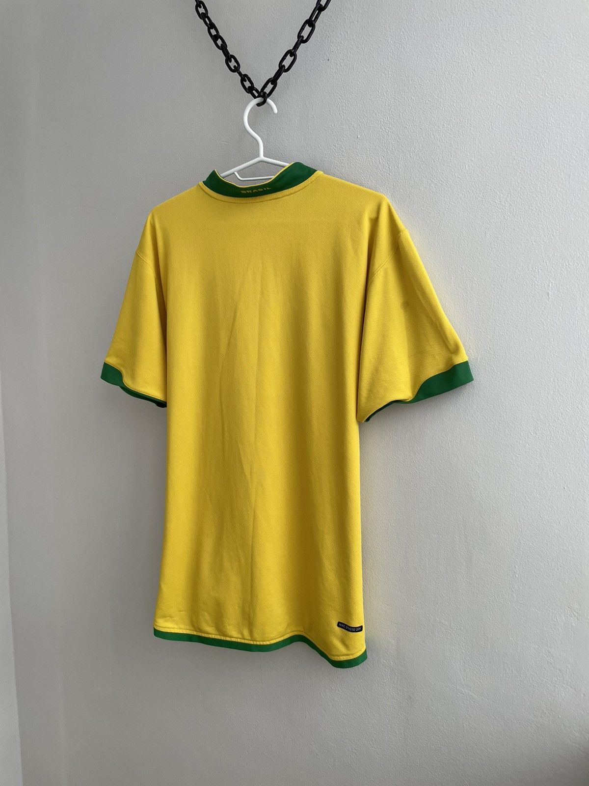 Nike Brazil 2006 2007 Home Football Shirt Soccer Jersey Nike Sz L Size US L / EU 52-54 / 3 - 14 Thumbnail
