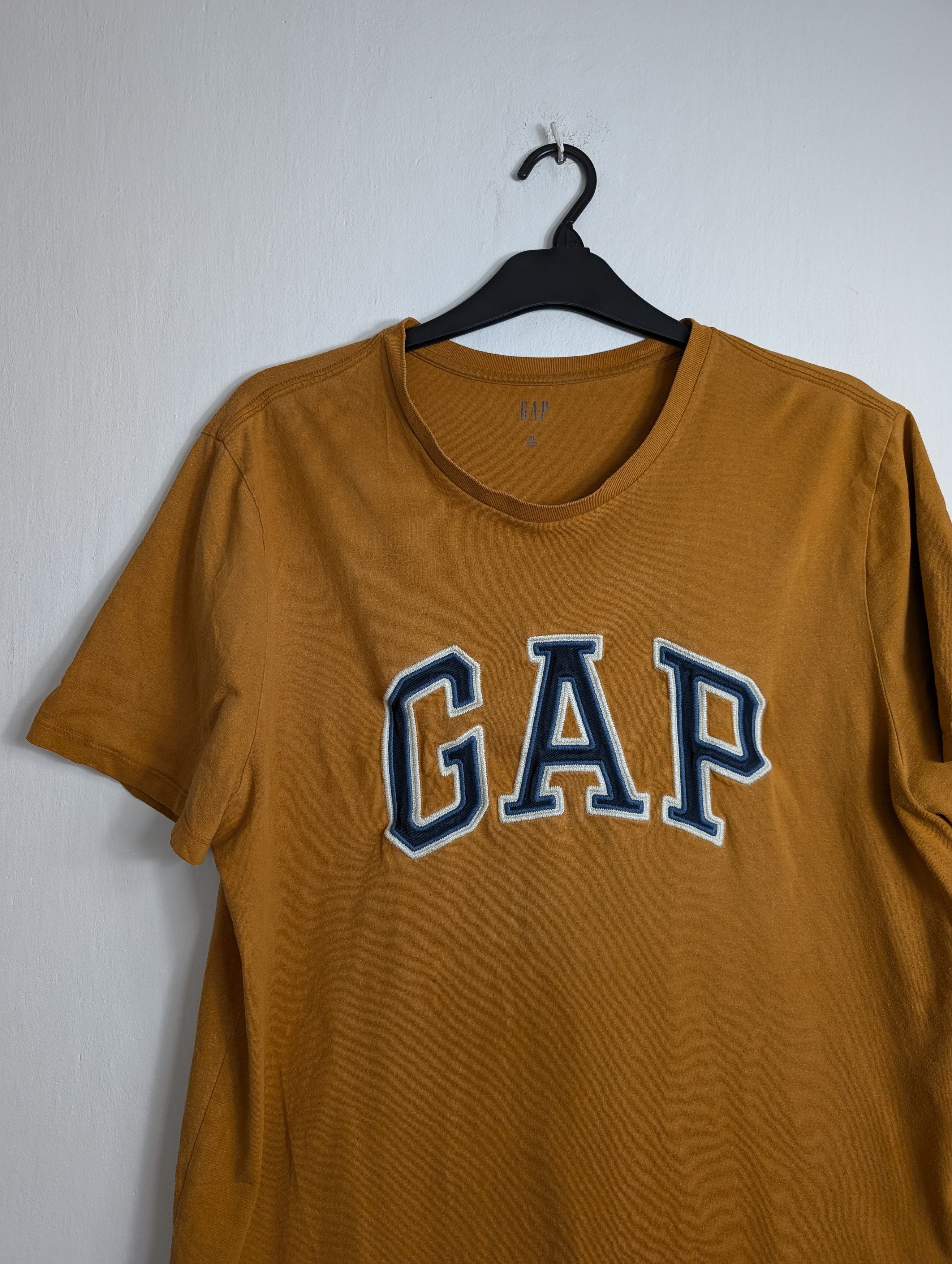 Gap GAP Logo Front T-Shirt Size US XL / EU 56 / 4 - 2 Thumbnail
