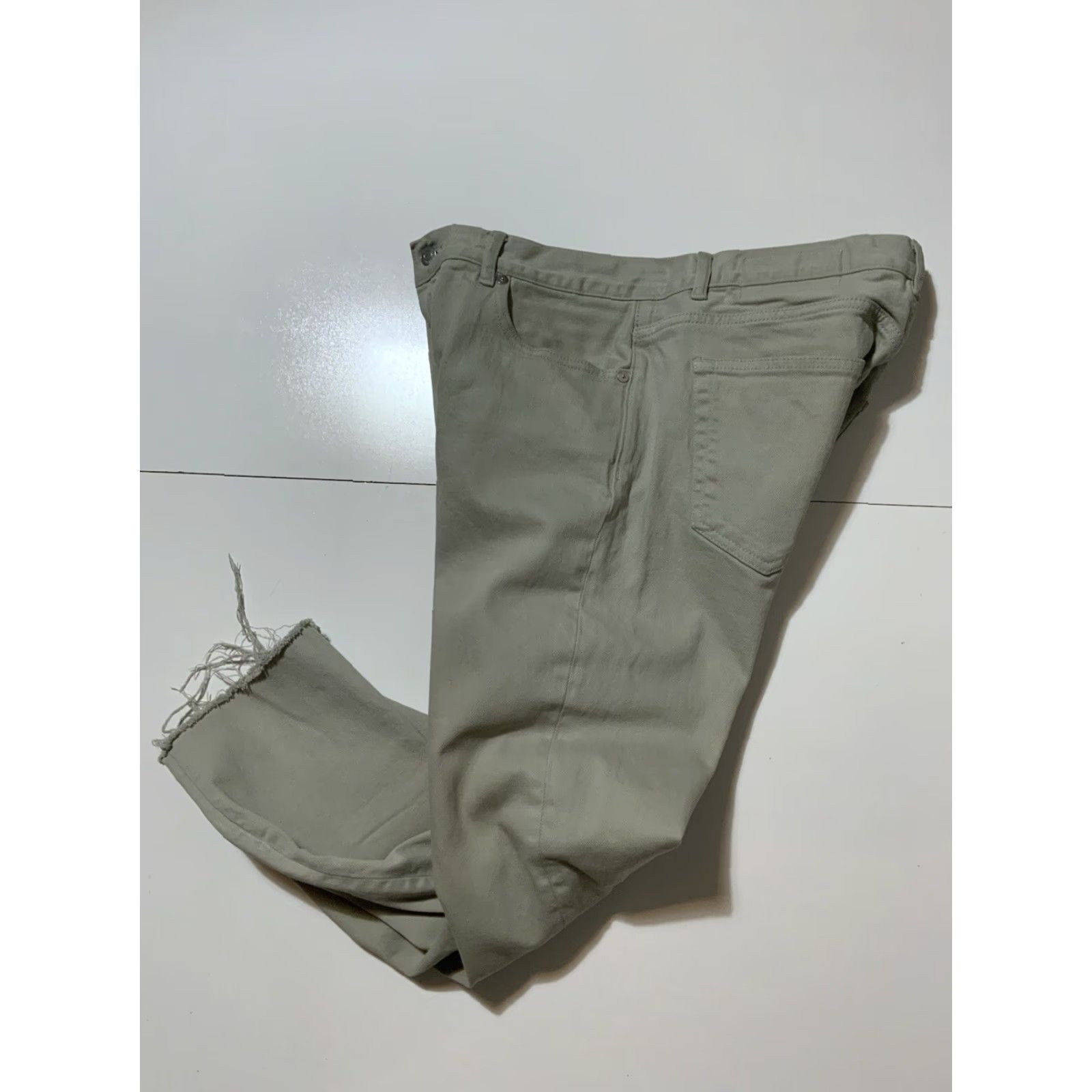 Zara Zara Man The Slim Cropped Pant Raw Edge Distressed Denim Jeans Sz. 32 Size US 32 / EU 48 - 2 Thumbnail