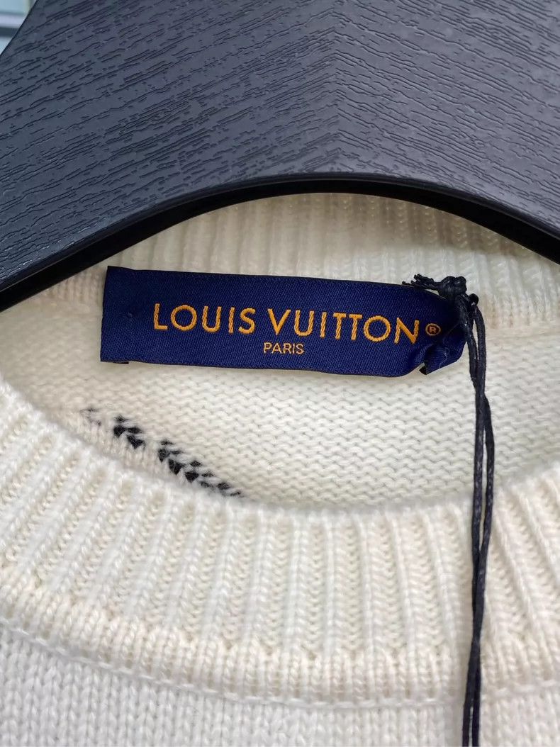 Louis Vuitton LOUIS VUITTON Cartoon Puzzle Beige sweater 2504-Nextarrow Size US S / EU 44-46 / 1 - 6 Thumbnail