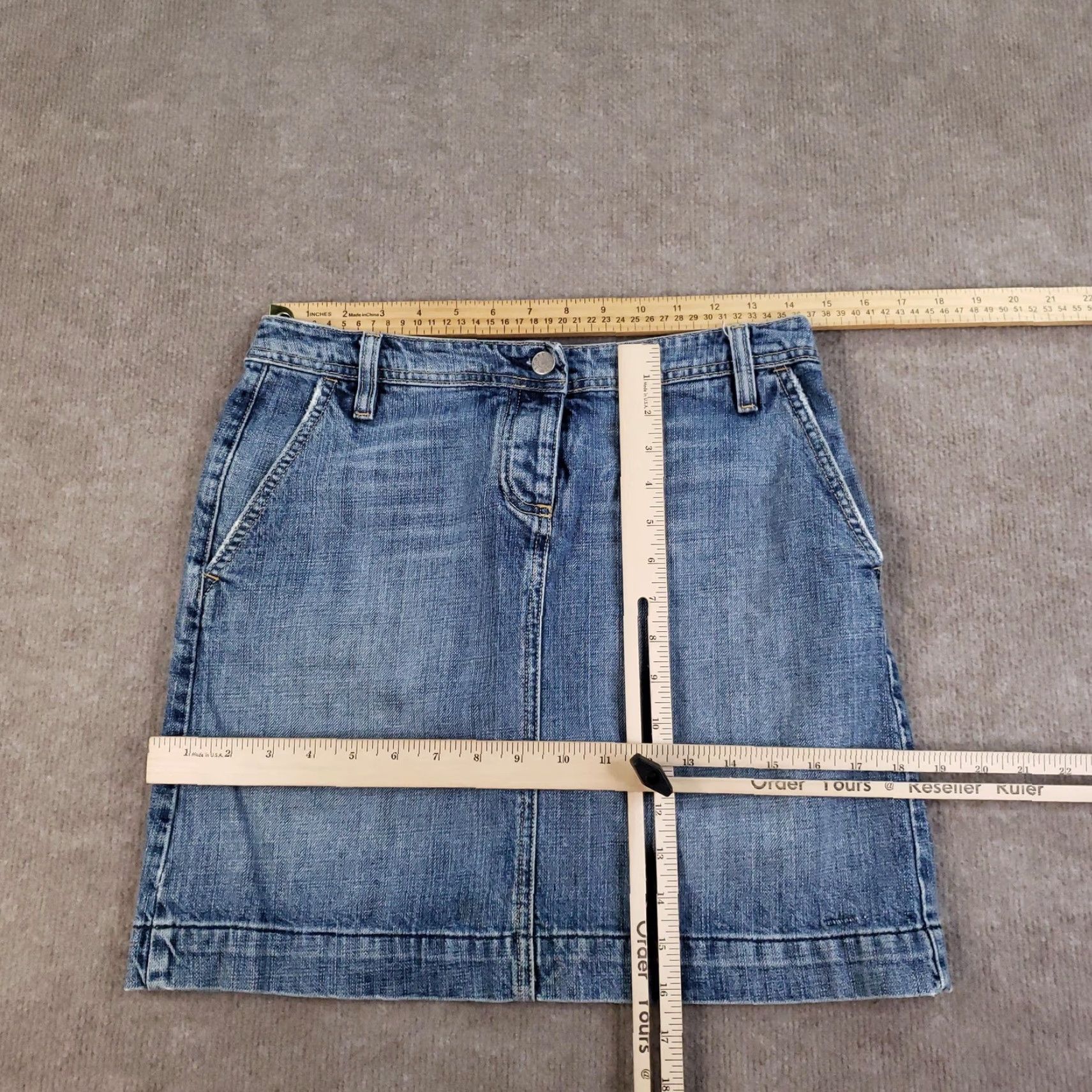 J.Crew J.Crew Women's Denim Mini Skirt Size 2 Blue Casual Casualwear Pockets Made in USA Size 26" / US 2 / IT 38 - 2 Thumbnail