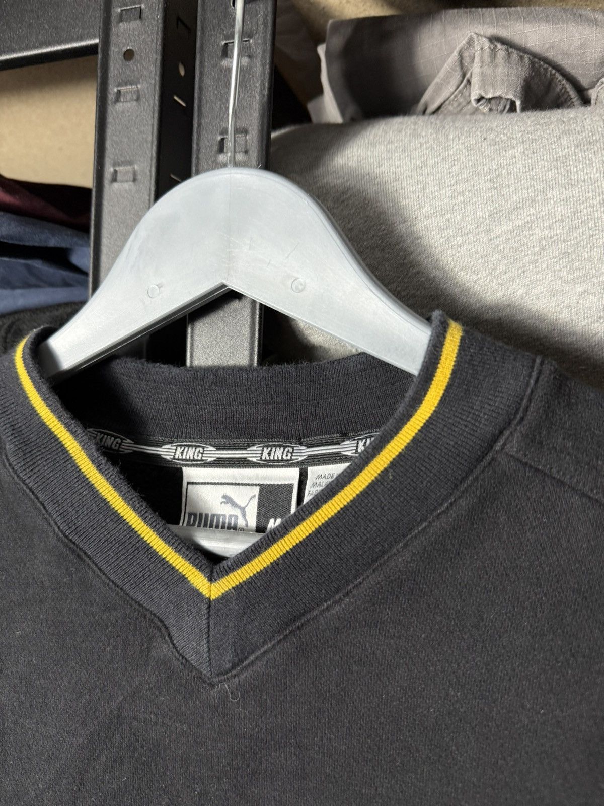 Puma Vintage Puma King Sweatshirt Black V Neck Logo Pullover Mens Size US M / EU 48-50 / 2 - 8 Thumbnail