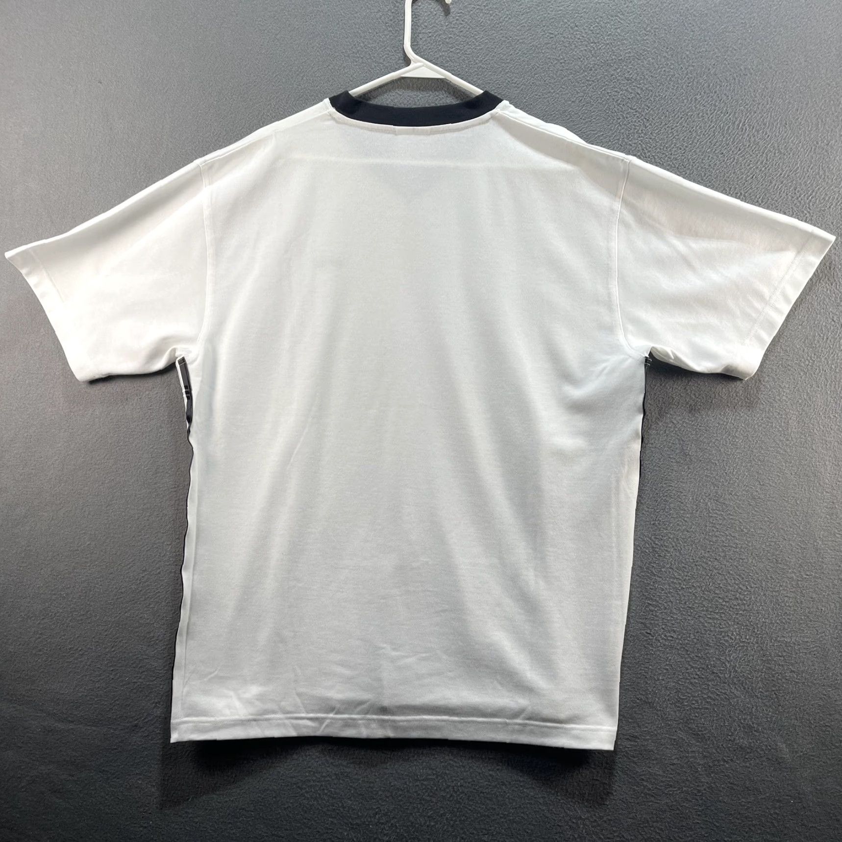 Adidas Adidas Shirt Mens Medium White Black V Neck Three Stripes Athletic 2000s Y2K Shirt Mens White Black V-Neck Three Stripes Adidas Size US M / EU 48-50 / 2 - 3 Thumbnail