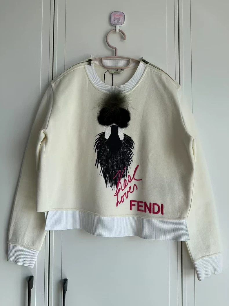 Fendi Fendi Arctic fox wool ball sweatshirt Size US XXS / EU 40 - 1 Thumbnail