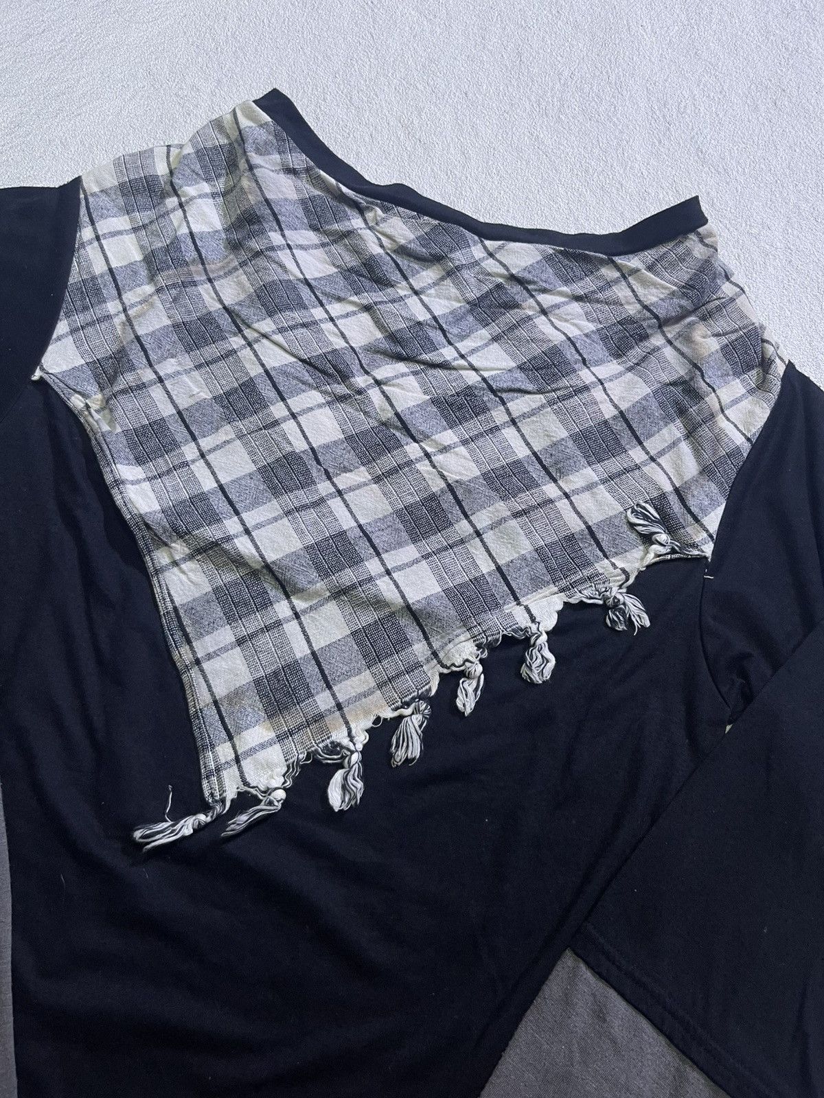 If Six Was Nine Y2K SCISSORS print long sleeve t-shirt with layered neckline Size US M / EU 48-50 / 2 - 3 Thumbnail