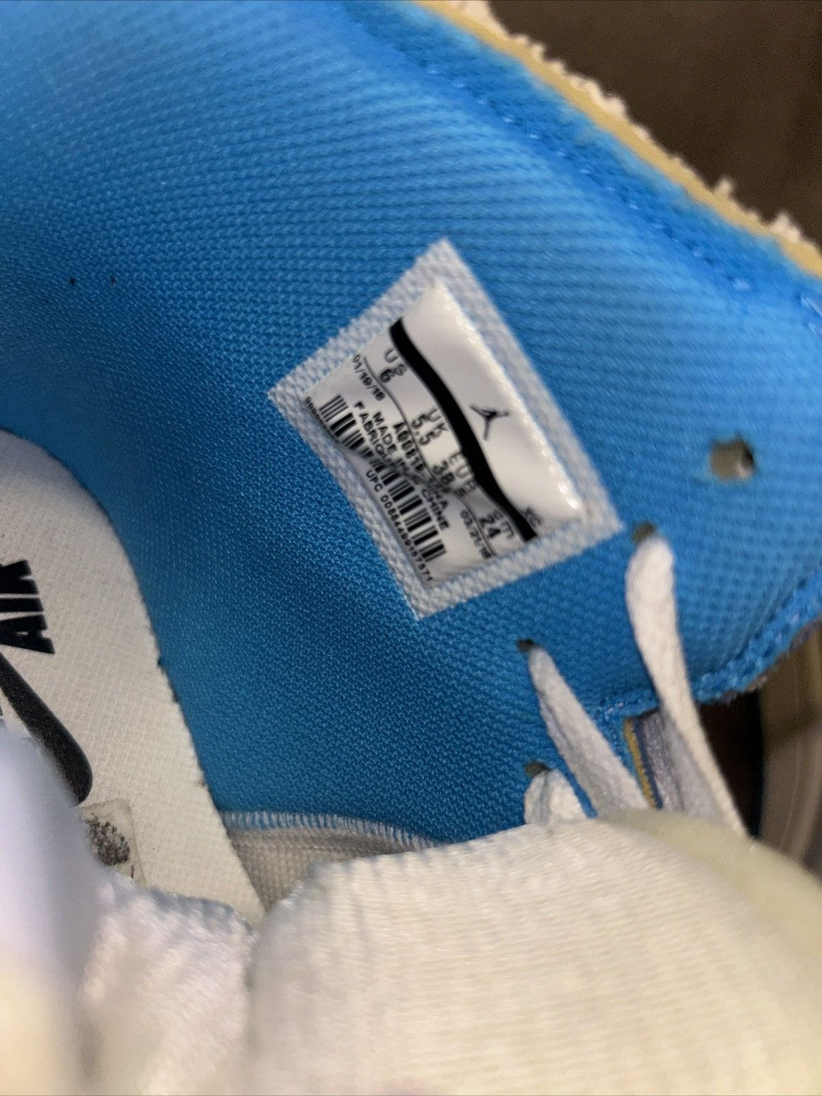 Nike × Off-White Size 6 - Jordan 1 Retro OG x Off-White High UNC Size US 6 / EU 39 - 5 Thumbnail