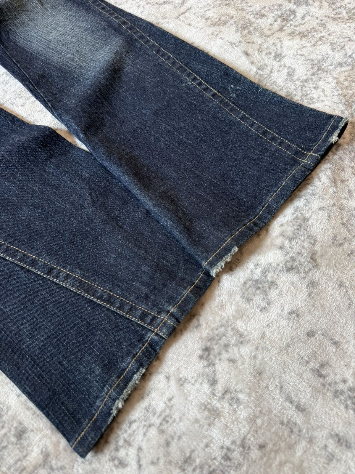 Southpole Vintage Southpole Dark Wash Spiral Flared Jeans Size US 30 / EU 46 - 8 Thumbnail