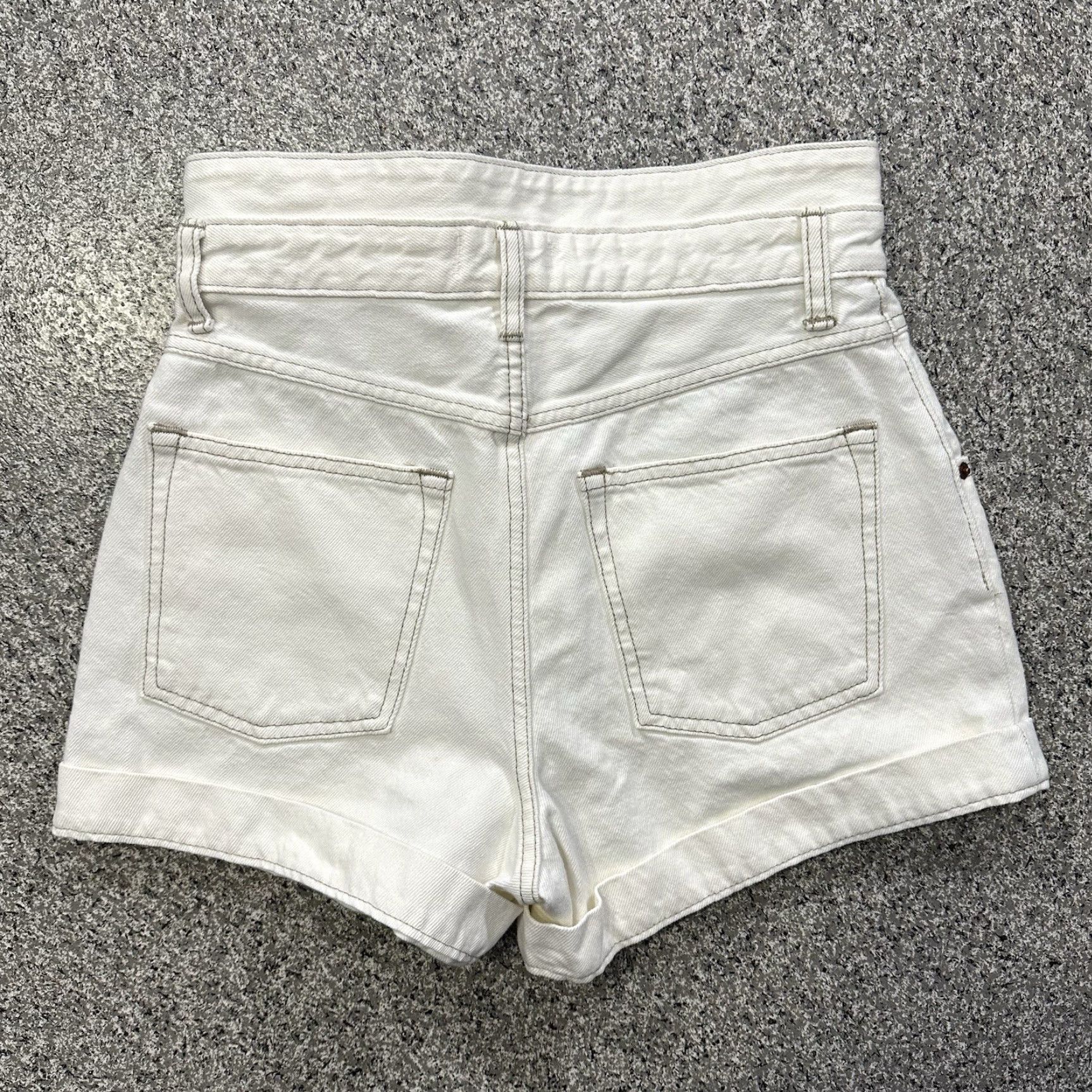 Abercrombie & Fitch Abercrombie & Fitch Shorts Womens 27 White Denim High Rise Cuffed Short? Size 27" / US 4 / IT 40 - 3 Thumbnail
